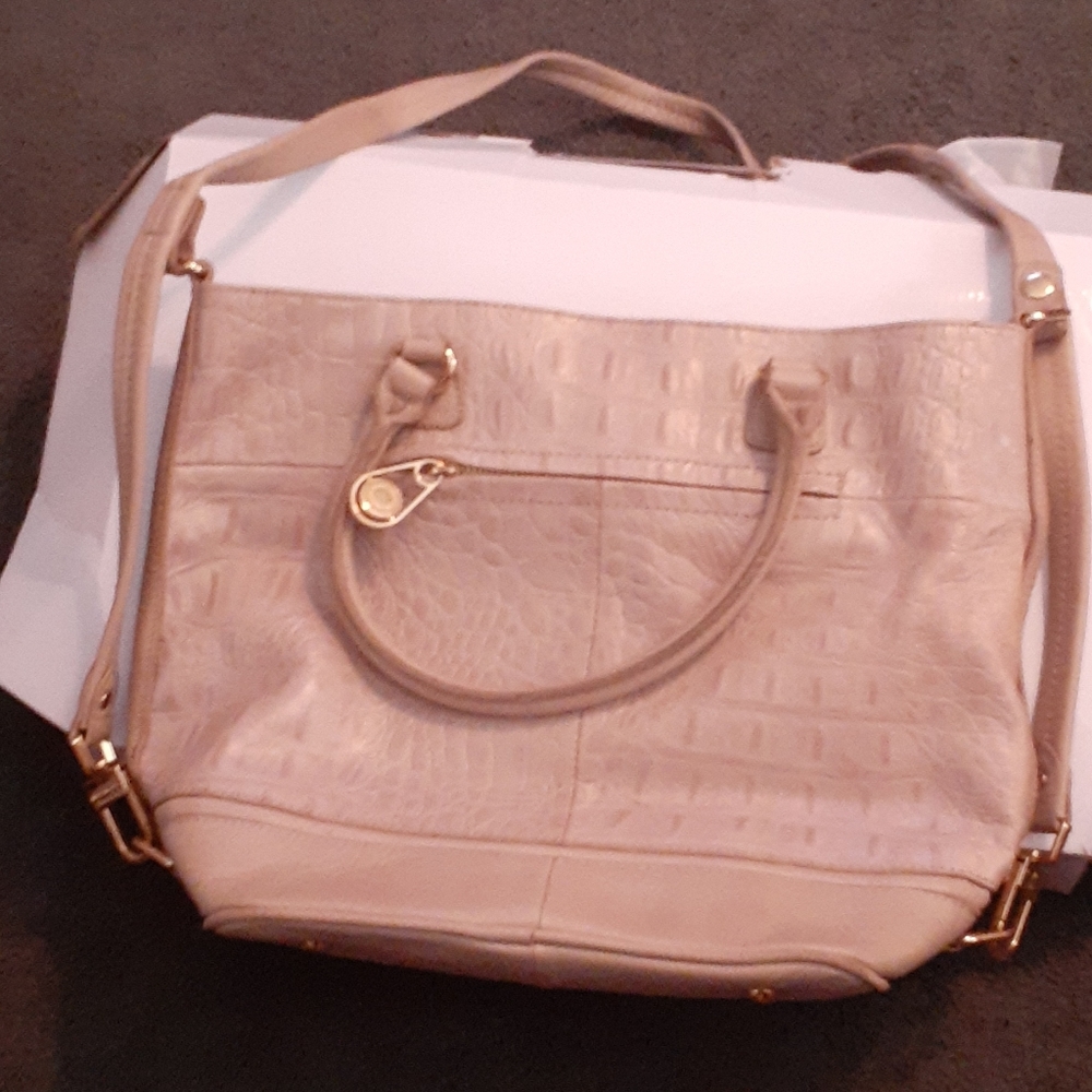 Isaac Mizrahi purse,14' w x 11'L,deep